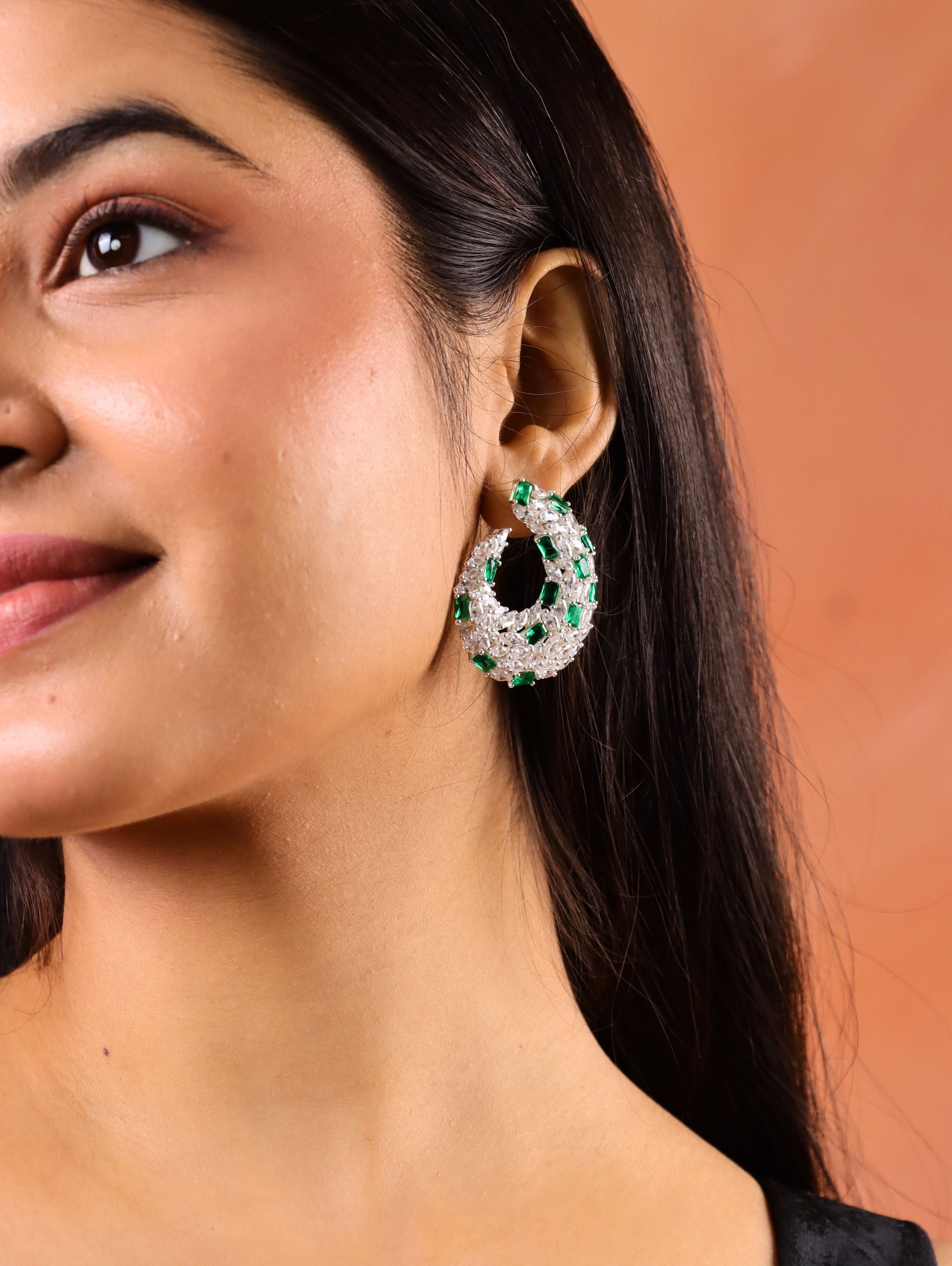 Swirl Emerald Hoop