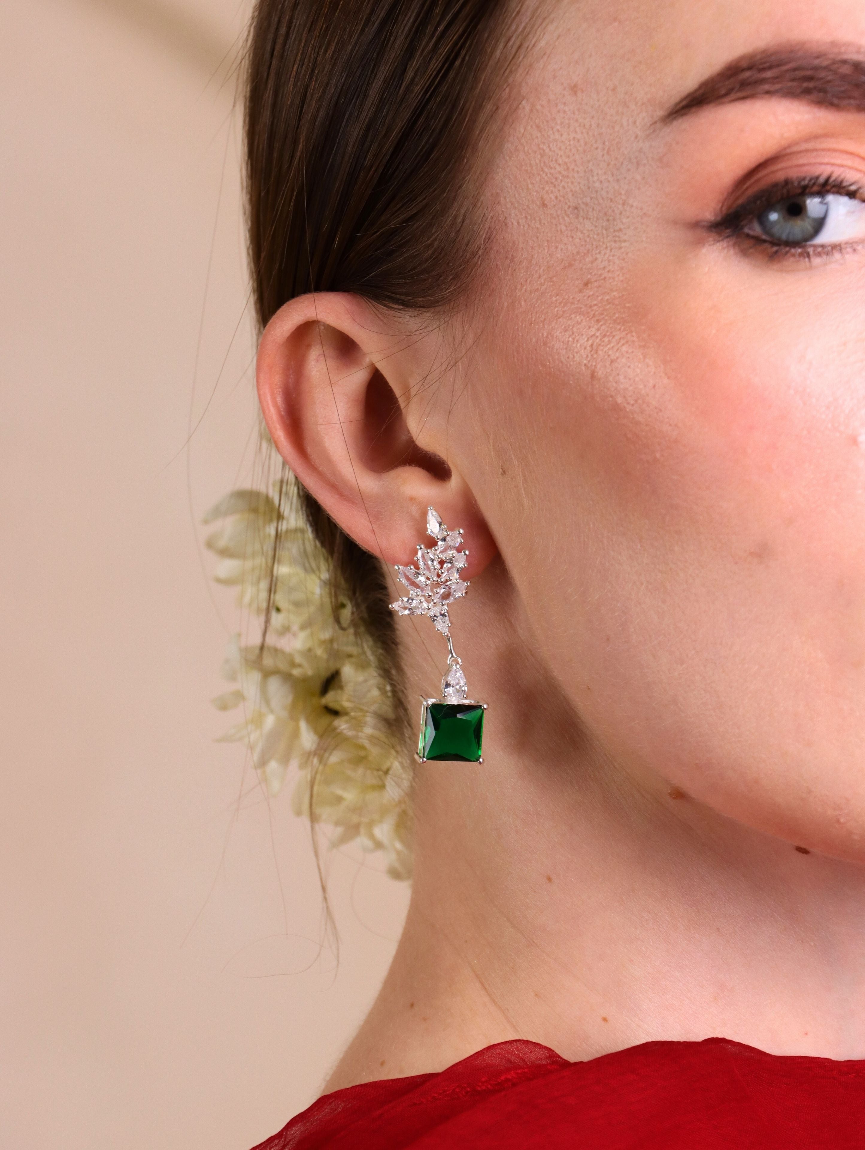 Cluster Emerald Drop