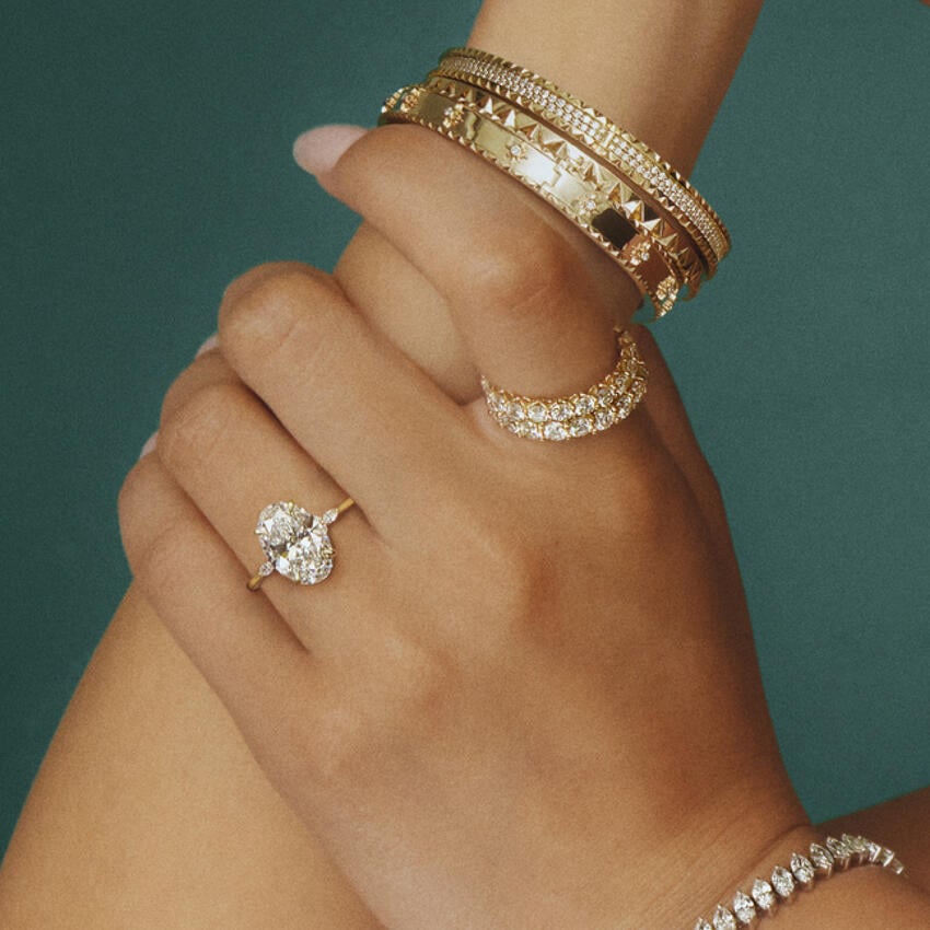 Three Stone Solitaire Bucket Ring White Gold Small (1-12) Carat