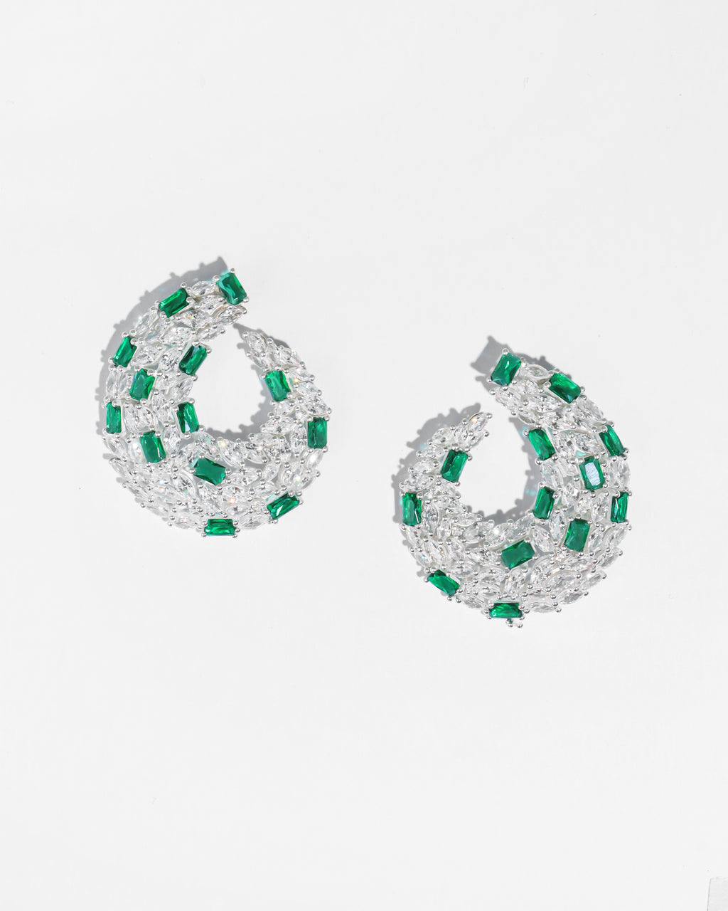 Swirl Emerald Hoop