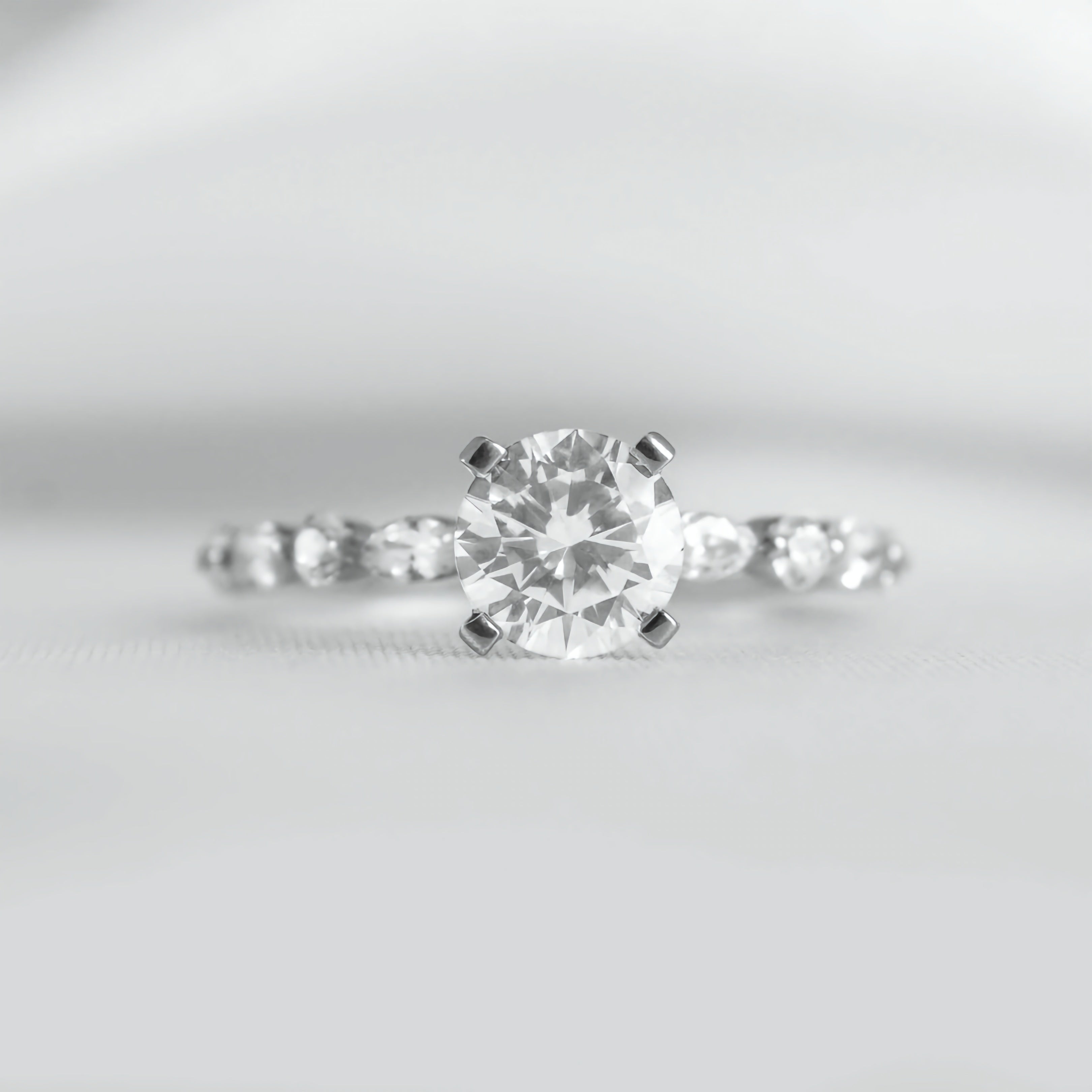 Round Solitaire Ring with Mix Band