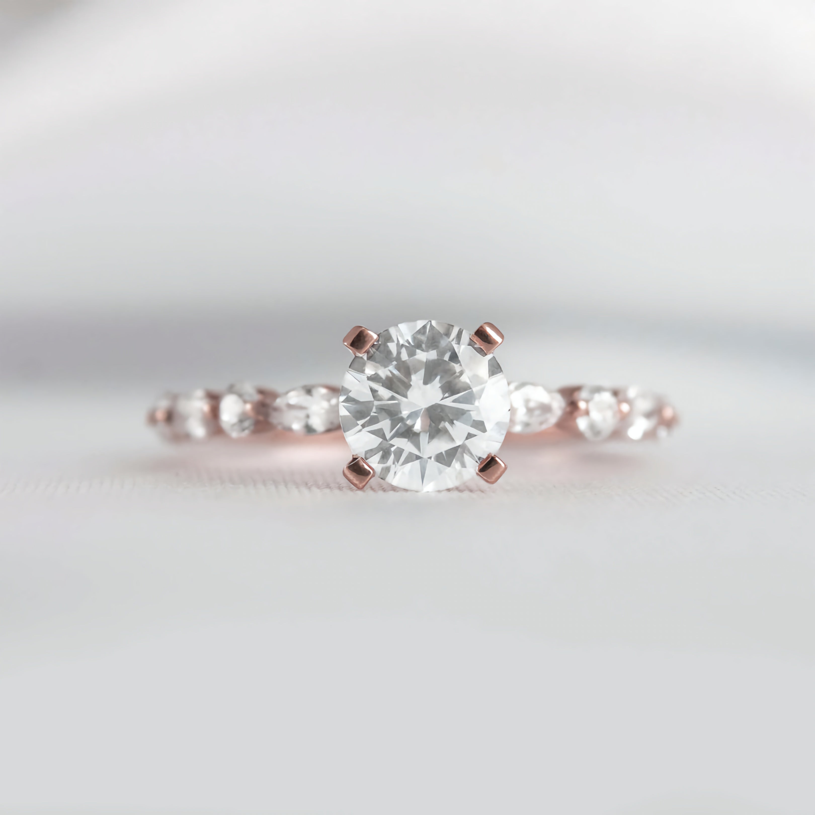 Round Solitaire Ring with Mix Band