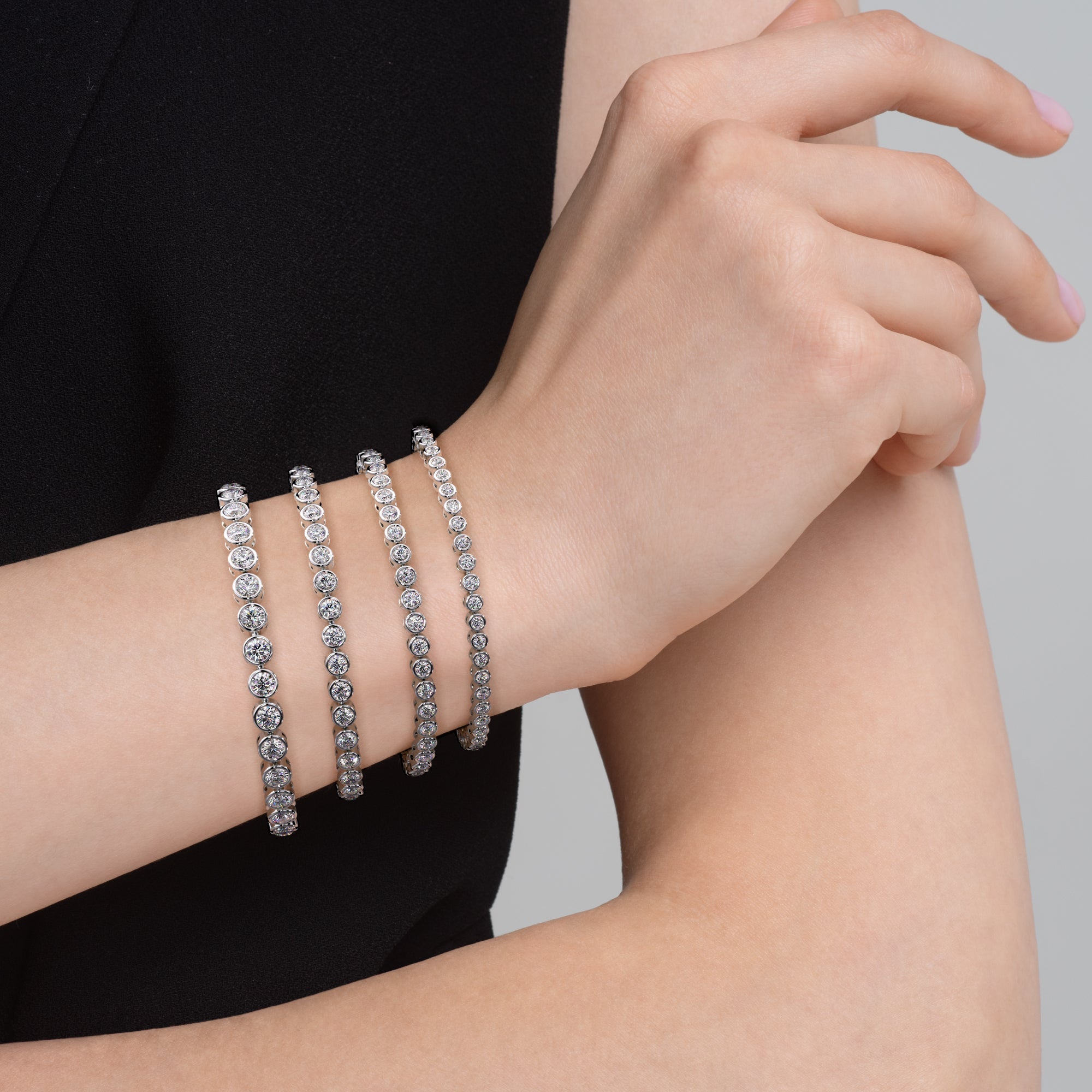 Love Bezel Tennis Bracelet Round