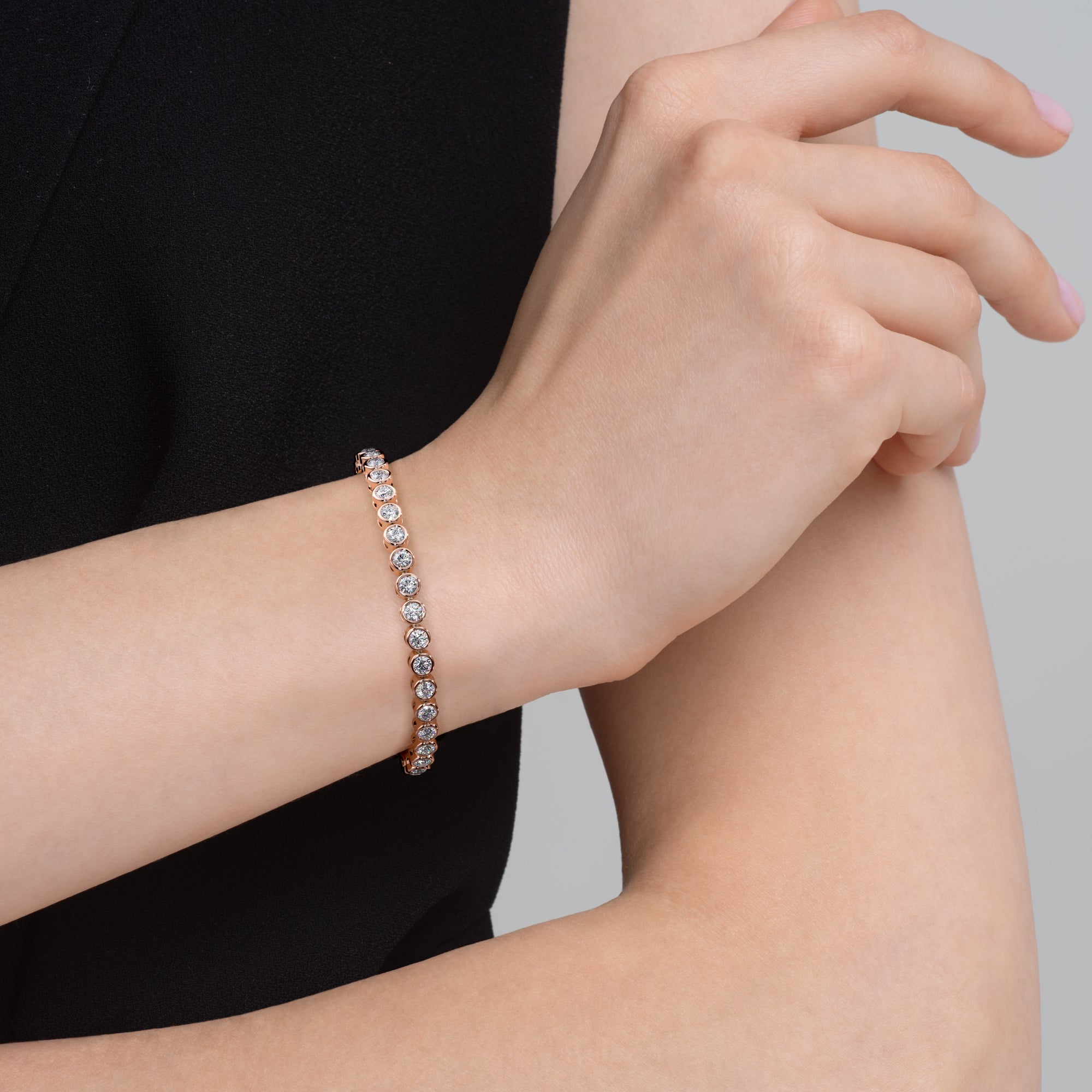 Love Bezel Tennis Bracelet Round