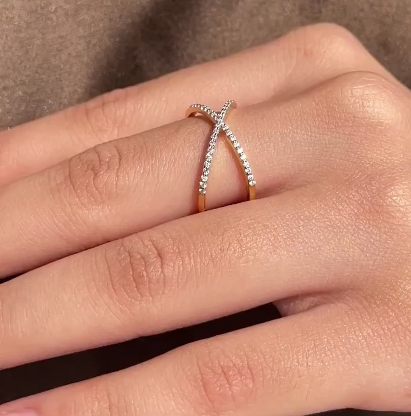 Criss Cross Ring